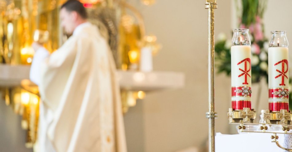 zdjęcie: Sąd aresztował podejrzanego o pedofilię księdza z diecezji sosnowieckiej / v24609410