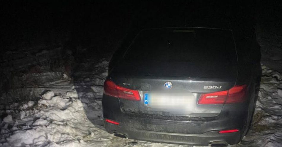 zdjęcie: Policjanci odzyskali skradzione bmw / fot. KPP w Makowie Mazowieckim