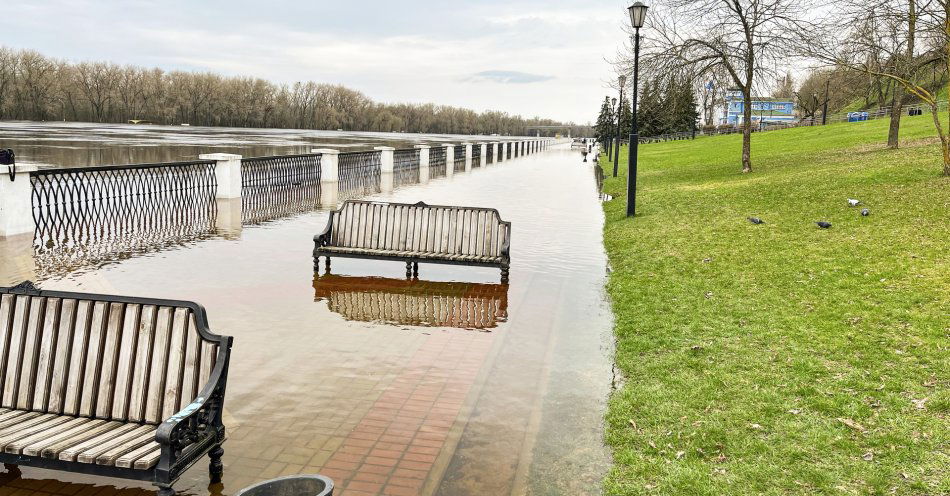 zdjęcie: Ponad 7,3 mln zł doraźnej pomocy dla powodzian z budżetu województwa / v22771533