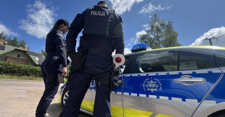 zdjęcie: Policjanci odzyskali przywłaszczony pojazd / fot. KMP Suwałki