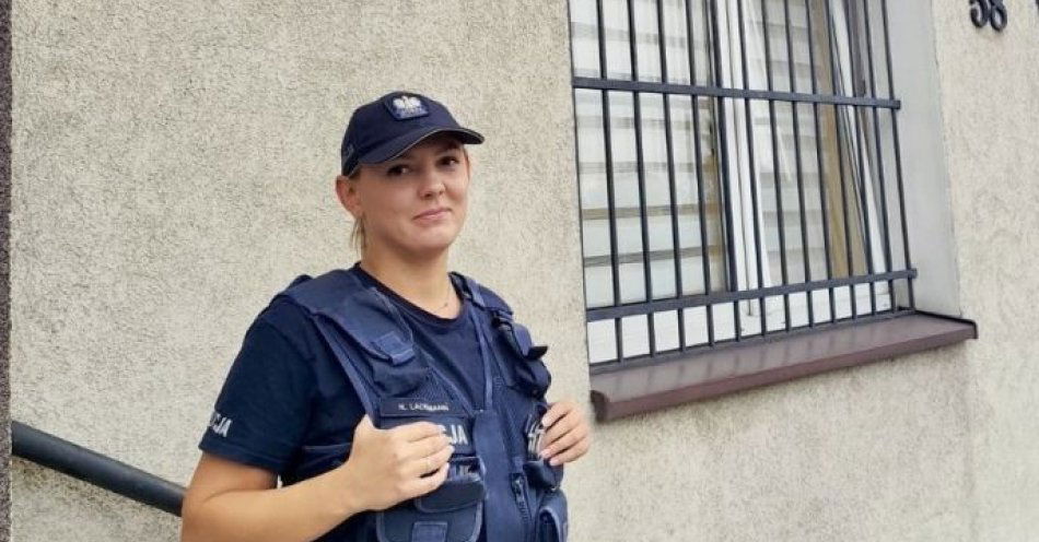 zdjęcie: Policjantka odnalazła 75-latka w piżamie i odwiozła do domu / fot. KPP w Wejherowie