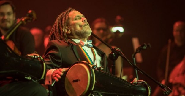 Symfoniczna salsa na Dzień Kobiet