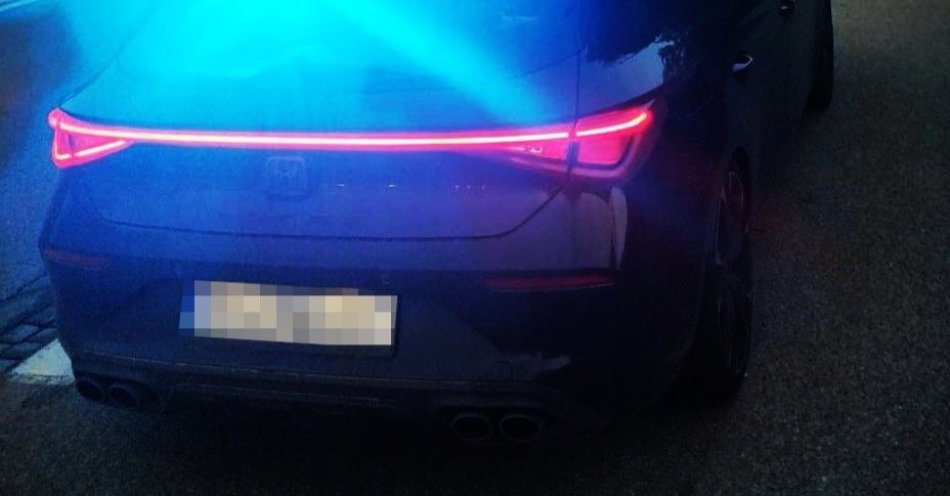 zdjęcie: Nocne kontrole w Nowym Sączu zatrzymują brawurę kierowców / fot. KMP w Nowym Sączu