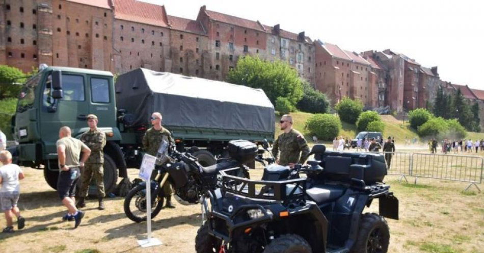 zdjęcie: Obchody Święta Wojska Polskiego / fot. UM Grudziądz