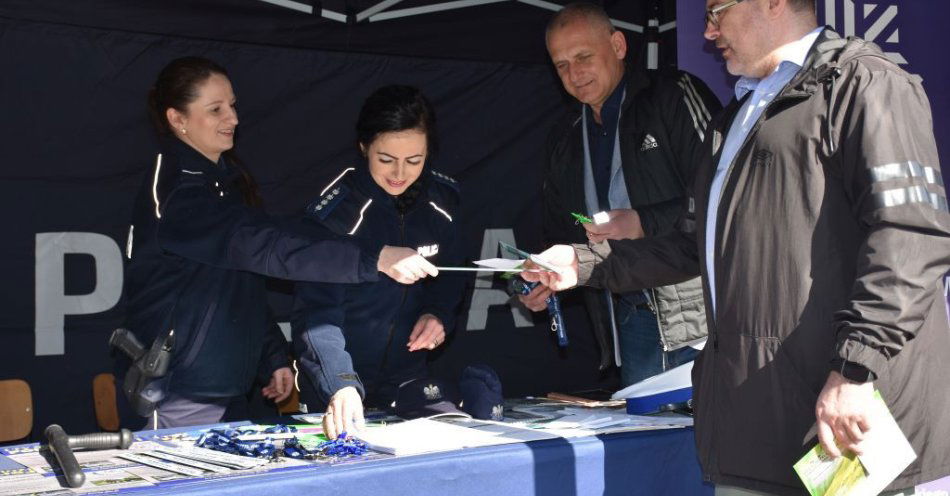 zdjęcie: Policja zachęca do służby na Dniu Otwartym PANS w Jarosławiu / fot. KPP w Jarosławiu Fot. KPP Jarosław