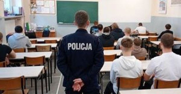Spotkanie profilaktycznie z młodzieżą z Zespołu Szkół Samochodowych i Mechatronicznych w Łodzi