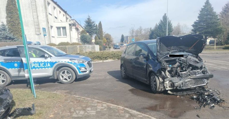 zdjęcie: Spowodował kolizję koparko-ładowarką, miał sądowy zakaz kierowania. / fot. KPP w Chojnicach