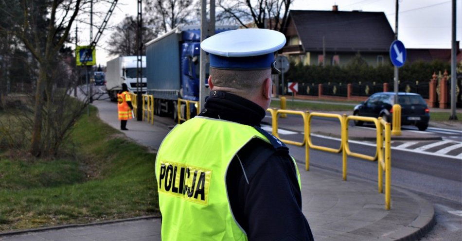 zdjęcie: Przejście dla pieszych w Sztabinie pod szczególnym nadzorem / fot. KPP Augustów