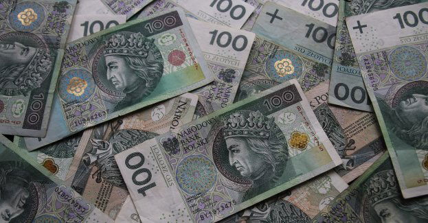 Przekonana, że pomaga synowi straciła oszczędności