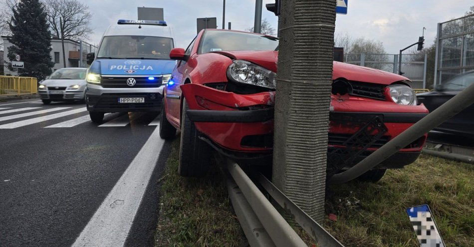 zdjęcie: Kolizja w Pszczynie gdy kierująca skręcała w lewo / fot. KPP w Pszczynie
