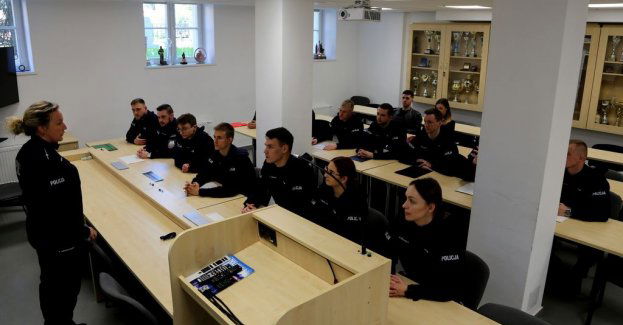 Pierwsze służby za nimi