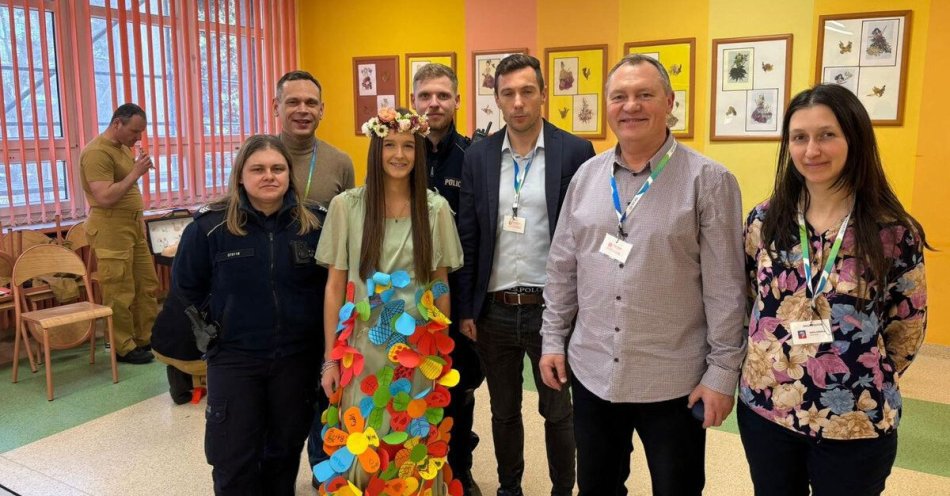 zdjęcie: Policjanci na festynie Nowe Miasto budują zaufanie mieszkańców / fot. KMP w Szczecinie