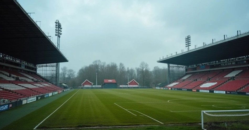 zdjęcie: Polonia Nowy Tomyśl - 100 lat sportowej tradycji / Stadion sportowy w polskim mieście, widok z trybuny /TMAI