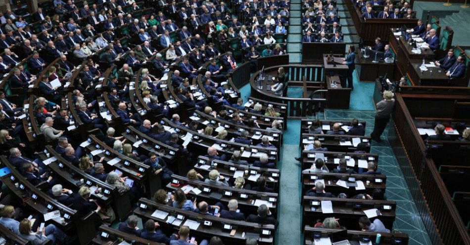 zdjęcie: Sejm nie odrzucił prezydenckiego weta do noweli Kodeksu postępowania karnego / Warszawa, 27.03.2026. Posłowie podczas posiedzenia Sejmu, 27 bm. Sejm uchwalił ustawę umożliwiającą obniżenie akcyzy na paliwa za pomocą rozporządzenia. (aldg) PAP/Leszek Szymański