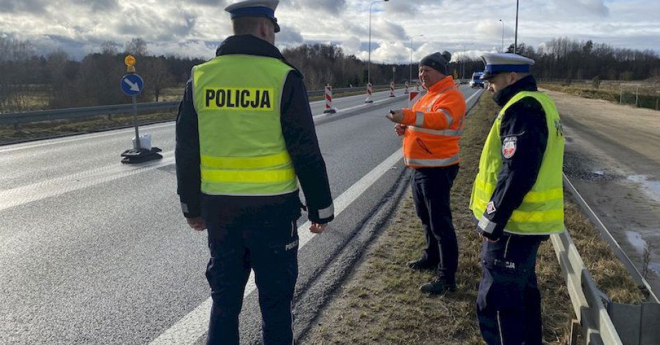 zdjęcie: Specjalny zespół sprawdził infrastrukturę po wypadku śmiertelnym na krajowej 6 / fot. KMP w Słupsku