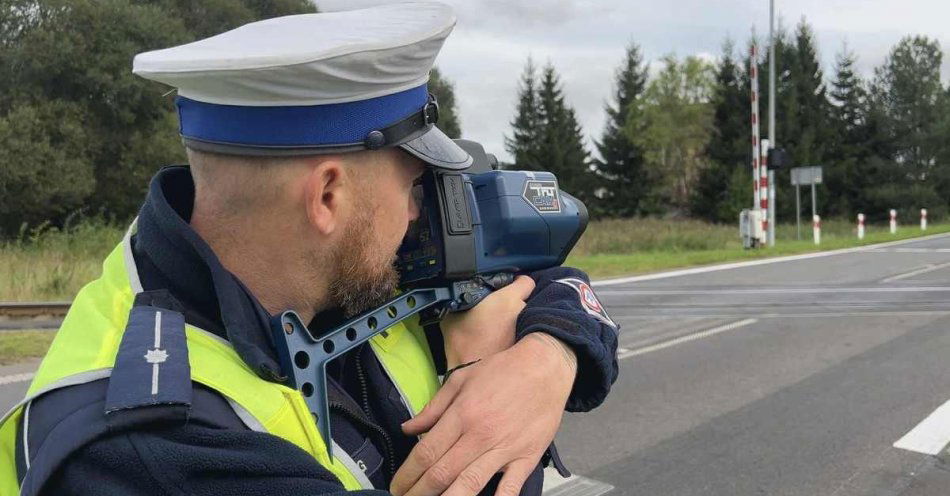 zdjęcie: Dwóch kierowców straciło prawo jazdy w akcji Prędkość / fot. KPP w Gryficach