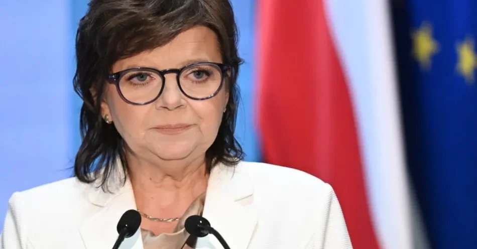 zdjęcie: I. Leszczyna ma przeprosić M. Warchoła i wpłacić 10 tys. zł na dziecięce hospicjum / Warszawa, 25.06.2025. Minister zdrowia Izabela Leszczyna na konferencji prasowej dot. rekomendacji w sprawie zmiany sposobu lub poziomu finansowania świadczeń opieki zdrowotnej, 25 bm. w siedzibie Ministerstwa Zdrowia w Warszawie. (jm) PAP/Radek Pietruszka