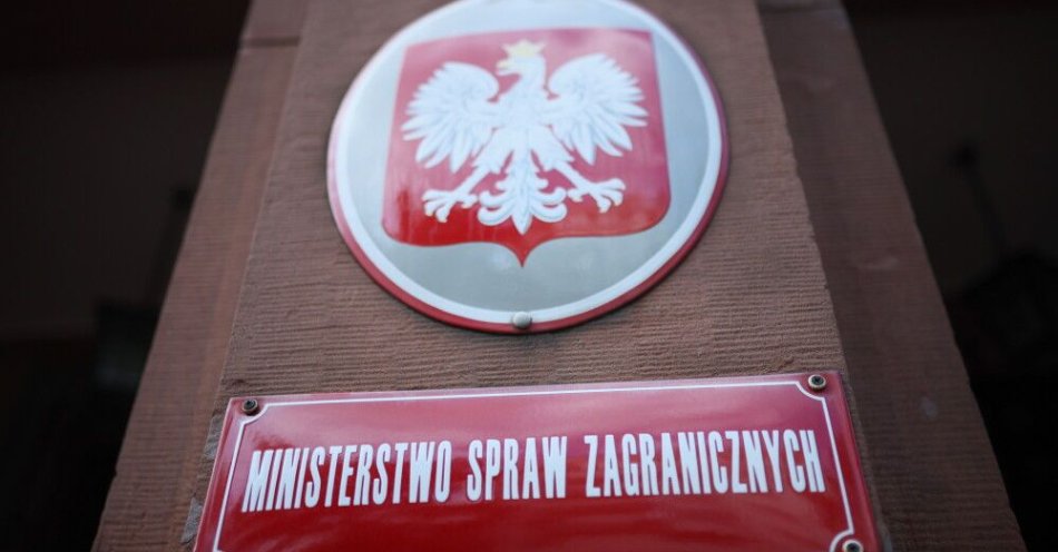 zdjęcie: MSZ: Polscy obywatele, którzy płynęli statkami GSF, są bezpieczni; nikt nie ucierpiał / Warszawa, 10.09.2025. Siedziba Ministerstwa Spraw Zagranicznych w Warszawie, 10 bm. odbyła się dziś konferencja szefa MSZ dot. nocnego naruszenia przestrzeni powietrznej terytorium RP przez rosyjskie drony. (aldg) PAP/Leszek Szymański