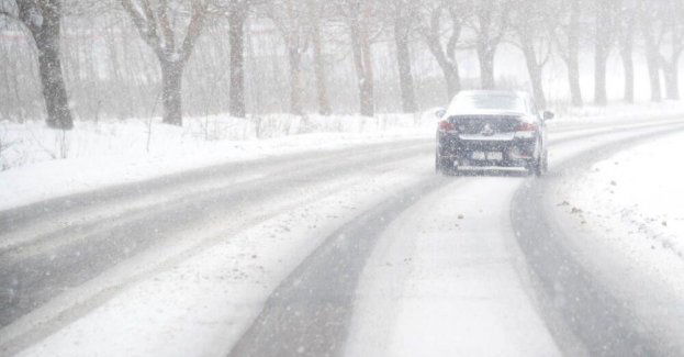 IMGW ostrzega przed intensywnymi opadami śniegu i zamieciami na północy kraju