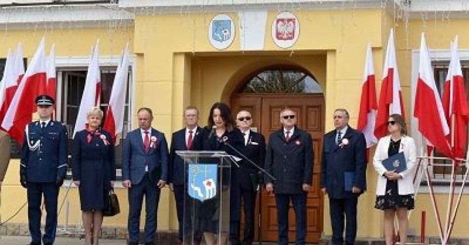 zdjęcie: Obchody 232 rocznicy uchwalenia Konstytucji 3 maja w Pułtusku / fot. KPP w Pułtusku