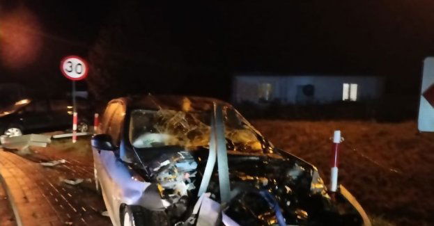 Pijany kierowca BMW wjechał w barierę energochłonną