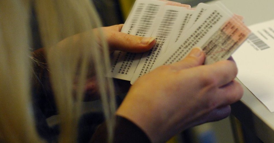 zdjęcie: Prezydent proponuje zaostrzenie kryteriów do uzyskania polskiego obywatelstwa / fot. PAP
