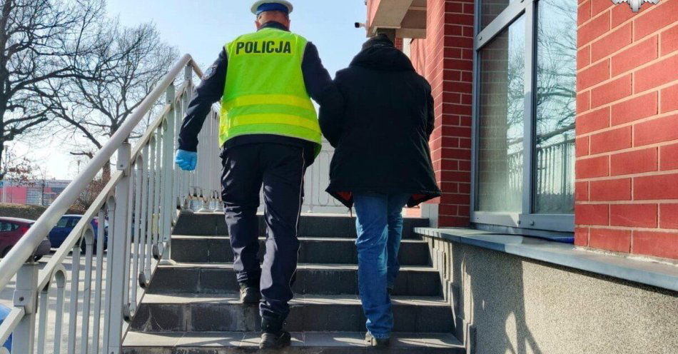 zdjęcie: Nielegalny pobyt przerwał patrol drogówki w Imielinie / fot. KPP w Bieruniu