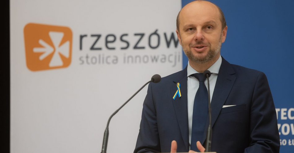 zdjęcie: Spotkanie ze studentami na inaugurację nowej drogi / fot. nadesłane