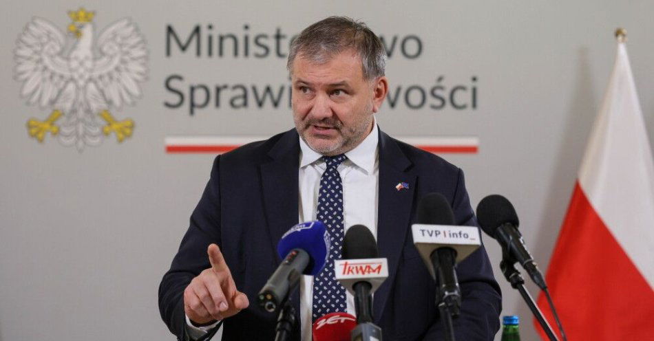 zdjęcie: Żurek: złożony został ponowny wniosek o zastosowanie ENA wobec Marcina Romanowskiego / Warszawa, 22.12.2025. Minister sprawiedliwości, prokurator generalny Waldemar Żurek podczas konferencji prasowej w siedzibie resortu w Warszawie, 22 bm. Konferencja dot. Funduszu Sprawiedliwości. (jm) PAP/Paweł Supernak