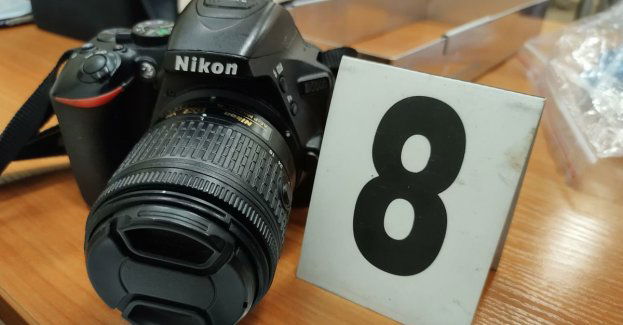 Z aparatem wśród dowodów- studenci ANS poznali kulisy pracy technik kryminalistyki