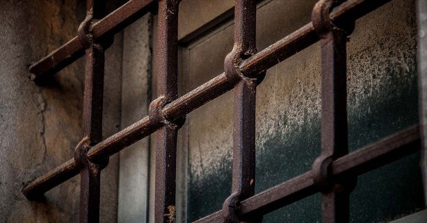 Policja zatrzymała dwie osoby z grupy oszustów "na wnuczka"