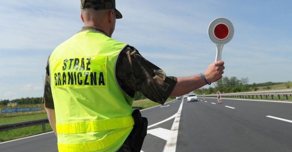 zdjęcie: W ostatnich dniach działania wobec 22 obcokrajowców z Somalii i Erytrei / fot. PAP