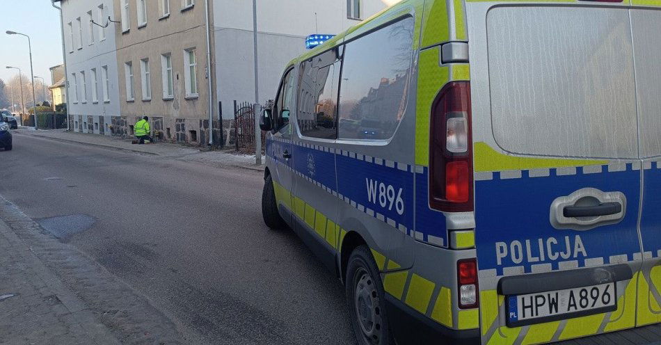 zdjęcie: Pocisk przeciwlotniczy i amunicja znalezione w mieszkaniu w Szczecinku / fot. KPP w Szczecinku