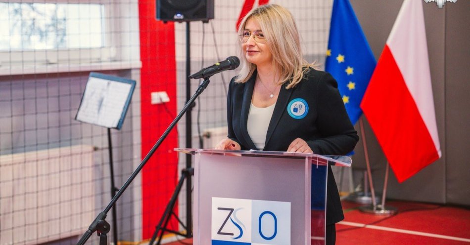 zdjęcie: Nowy oddział mundurowy ślubował w ZSOiT w Siewierzu / fot. KPP w Będzinie