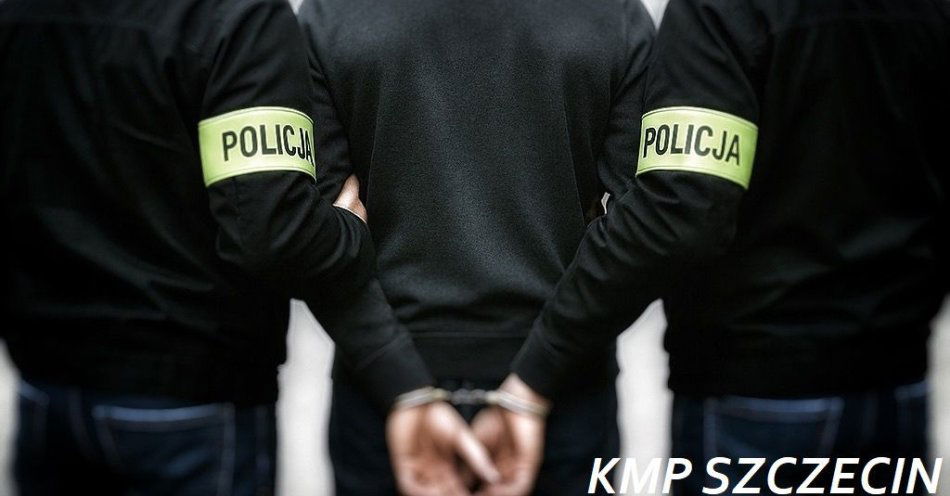 zdjęcie: Policjant ze szczecińskiego Śródmieścia poza godzinami służby zatrzymał poszukiwanego / fot. KMP w Szczecinie
