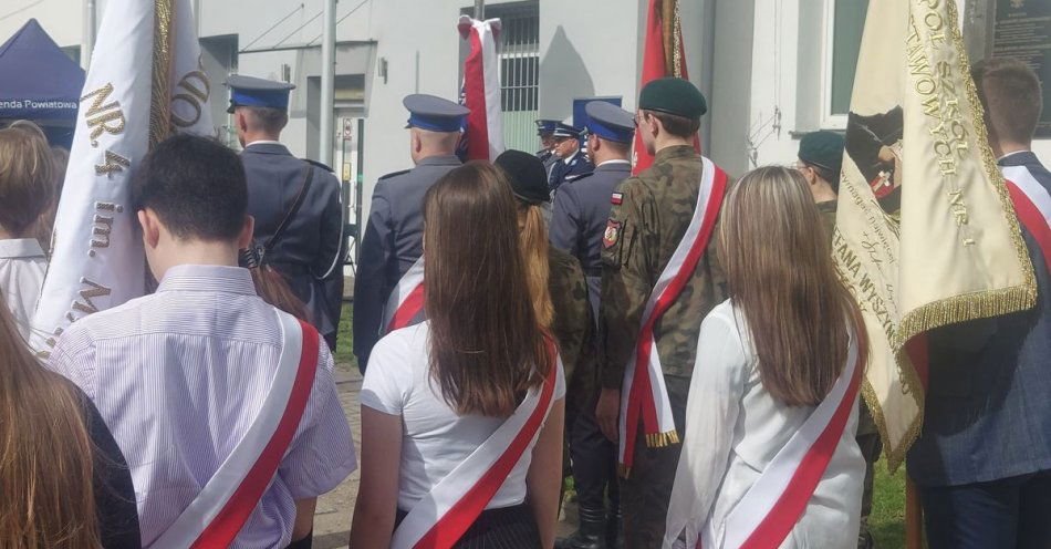 zdjęcie: VIII Obchody Dnia Pamięci Ofiar Zbrodni Katyńskiej” w Komendzie Powiatowej Policji w Łęczycy / fot. KPP w Łęczycy