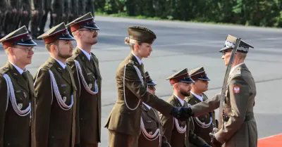 Łódź: pierwsi absolwenci reaktywowanej WAM z promocjami oficerskimi