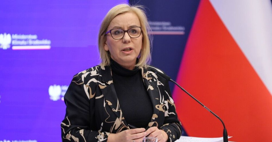 zdjęcie: Hennig-Kloska: program „Czyste Powietrze” jest bezpieczny / Warszawa, 21.04.2026. Minister klimatu i środowiska Paulina Hennig-Kloska podczas konferencji prasowej w siedzibie resortu w Warszawie, 21 bm. Spotkanie dot. nieprawidłowości w programie 