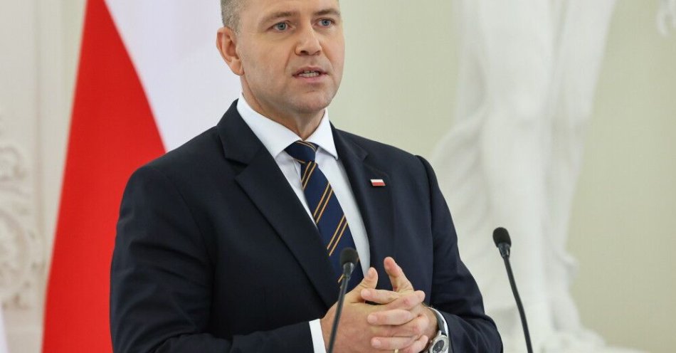 zdjęcie: Prezydent po publikacji dot. Cenckiewicza: nowa rzeczywistość, a metody wciąż te same / Wilno, Litwa, 08.09.2025. Prezydent RP Karol Nawrocki na konferencji prasowej z prezydentem Litwy Gitanasem Nausedą po spotkaniu w Pałacu Prezydenckim w Wilnie, 8 bm. Prezydent RP przebywa z wizytą roboczą w Republice Litewskiej. (ad) PAP/Albert Zawada