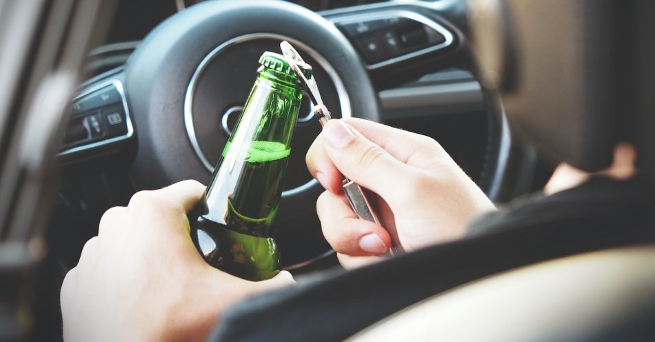 zdjęcie: Najpierw pił alkohol, potem wsiadł za kierownicę. Teraz odpowie przed sądem / pexels/288476
