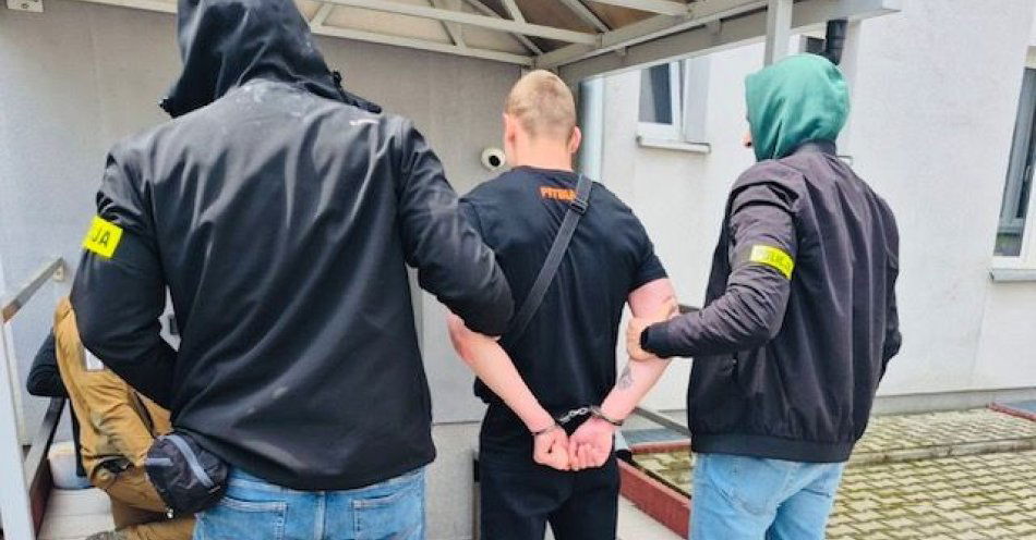 zdjęcie: Nie film akcji, a codzienność policjantów-poszukiwany uciekał po dachach! / fot. KPP Kraśnik