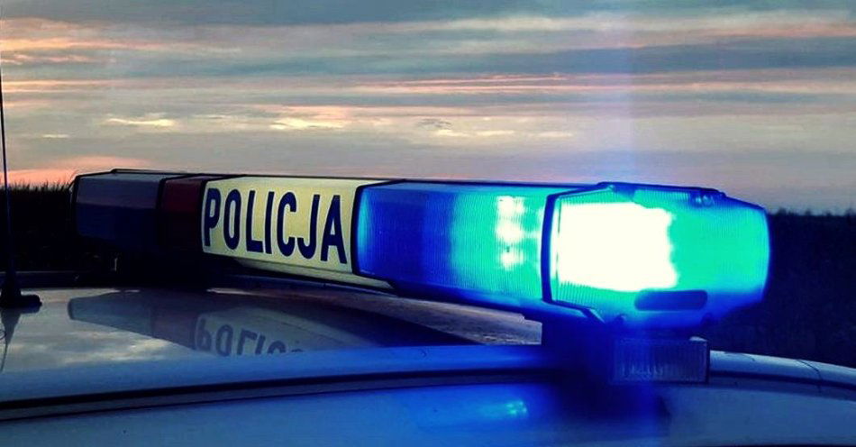 zdjęcie: 15-latek z marihuaną na boisku szkolnym / fot. KPP Bielsk Podlaski