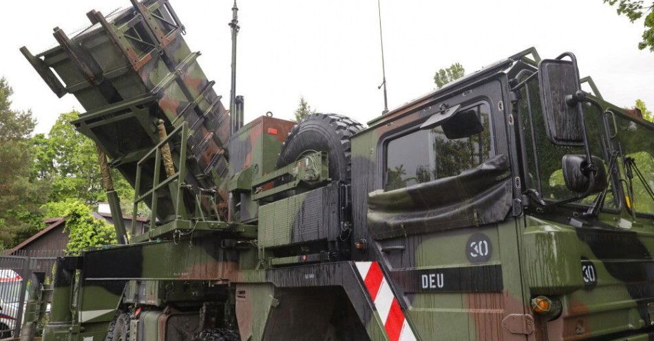 zdjęcie: Wyrzutnia Patriot atrakcją pikniku europejskiego w ambasadzie Niemiec / fot. PAP