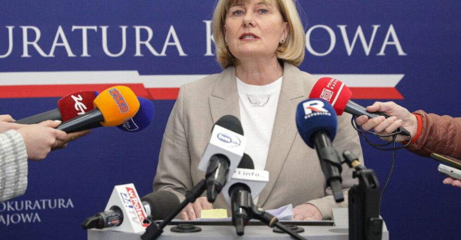 zdjęcie: Rzeczniczka PG: prokurator zwrócił się do b. szefów KNF ws. wycofania wobec nich aktu oskarżenia / Warszawa, 21.01.2026. Rzeczniczka prasowa Prokuratora Generalnego, prokurator Anna Adamiak podczas briefingu prasowego w siedzibie Prokuratury Krajowej w Warszawie, 21 bm. Konferencja dotyczyła czynności procesowych przeprowadzanych w siedzibie biura Rzecznika Dyscyplinarnego Sędziów Sądów Powszechnych. (sko) PAP/Tomasz Gzell