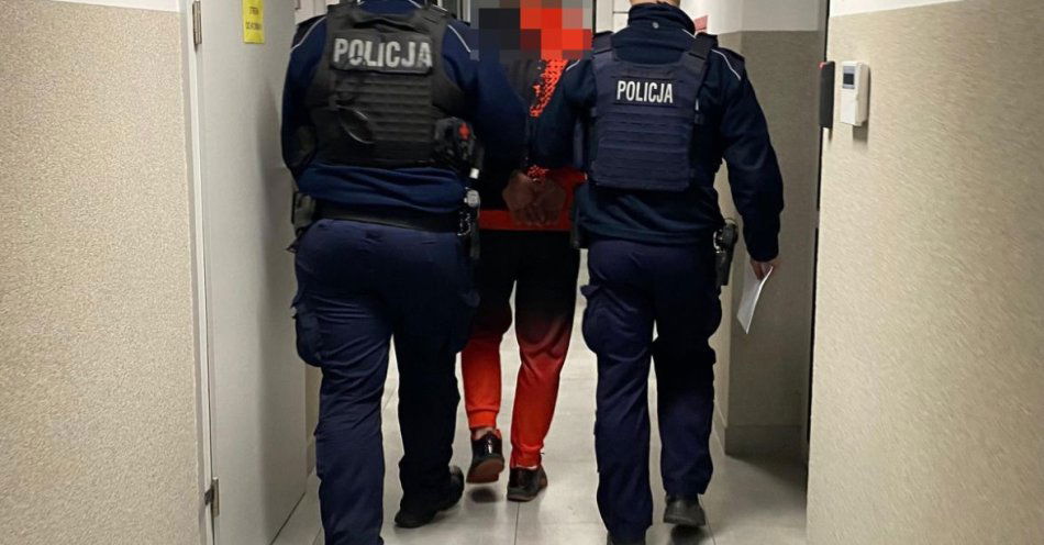 zdjęcie: Poszukiwany listem gończym zatrzymany za kradzież zimnych ogni / fot. KPP Zambrów