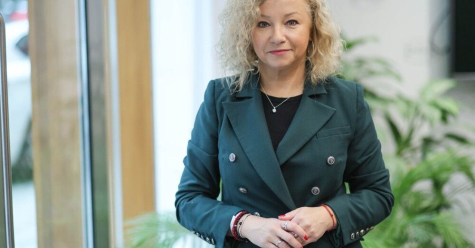 zdjęcie: Kotula: projekt ws. związków partnerskich gotowy, nazwa drugorzędna / Warszawa, 09.10.2025. Sekretarz stanu w Kancelarii Prezesa Rady Ministrów Katarzyna Kotula w siedzibie Polskiej Agencji Prasowej w Warszawie, 9 bm. Katarzyna Kotula była gościem Studia PAP. (amb) PAP/Rafał Guz