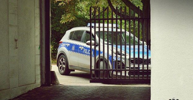 Nie miał kasku ochronnego i zaczął uciekać przed policjantami. Okazało się, że zatrzymany 22-latek nie posiadał także prawa jazdy