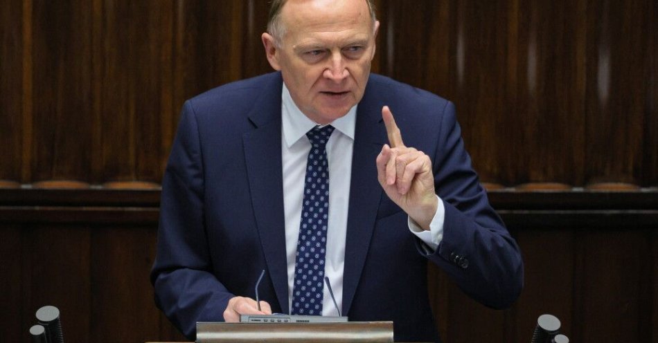 zdjęcie: Mroczek: powołano zespół do wykorzystania sztucznej inteligencji w obróbce danych policyjnych / Warszawa, 16.04.2026. Wiceminister spraw wewnętrznych i administracji Czesław Mroczek na sali obrad w trzecim dniu posiedzenia Sejmu w Warszawie, 16 bm. Posłowie zajmą się m.in. wetem prezydenta Karola Nawrockiego do ustawy o rynku kryptoaktywów. (sko) PAP/Paweł Supernak