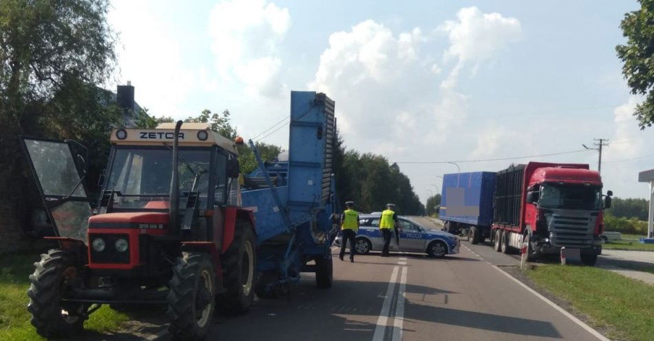 zdjęcie: Ustalamy okoliczności wypadku w Szyszkowie / fot. KPP Biłgoraj