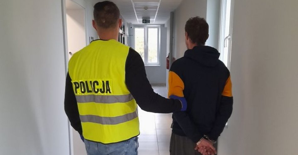 zdjęcie: Groził nożem ekspedientce, sąd zastosował wobec niego areszt / fot. KPP w Pruszczu Gdańskim